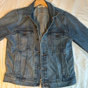 Women’s jean jacket size large.
